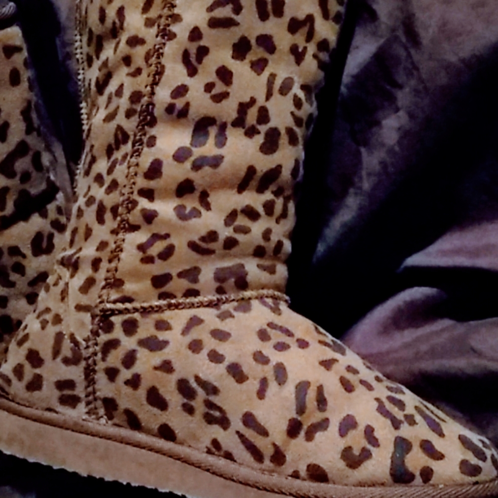 Soda Cheetah Print Tall Pull-On Boots Size 6/7 - image 5